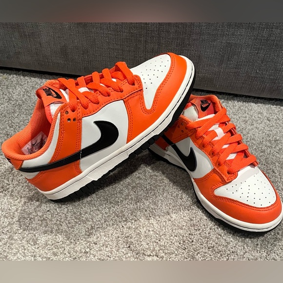 Nike Dunk Low Halloween DS - size 4Y